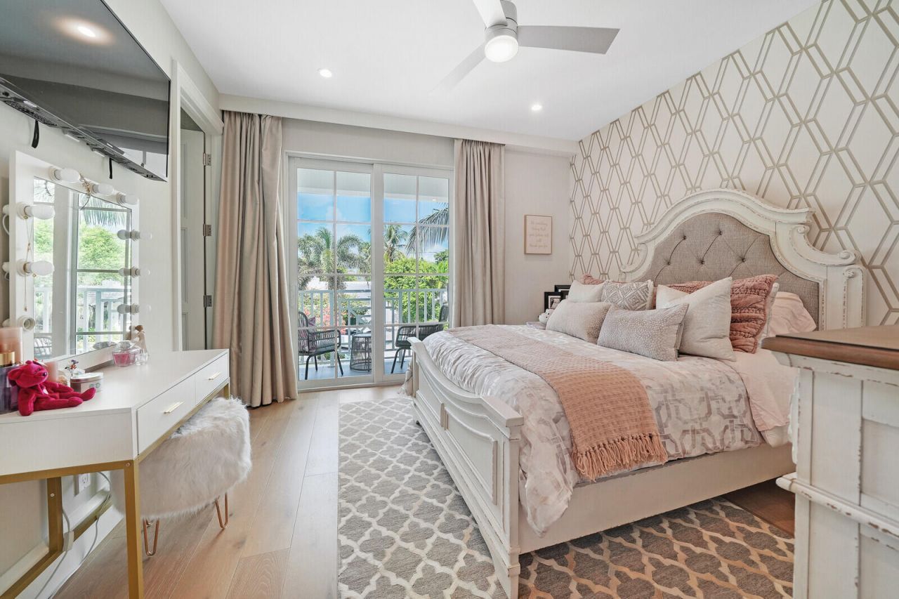 436 NE Wavecrest Way, Boca Raton, FL 33432 Photo