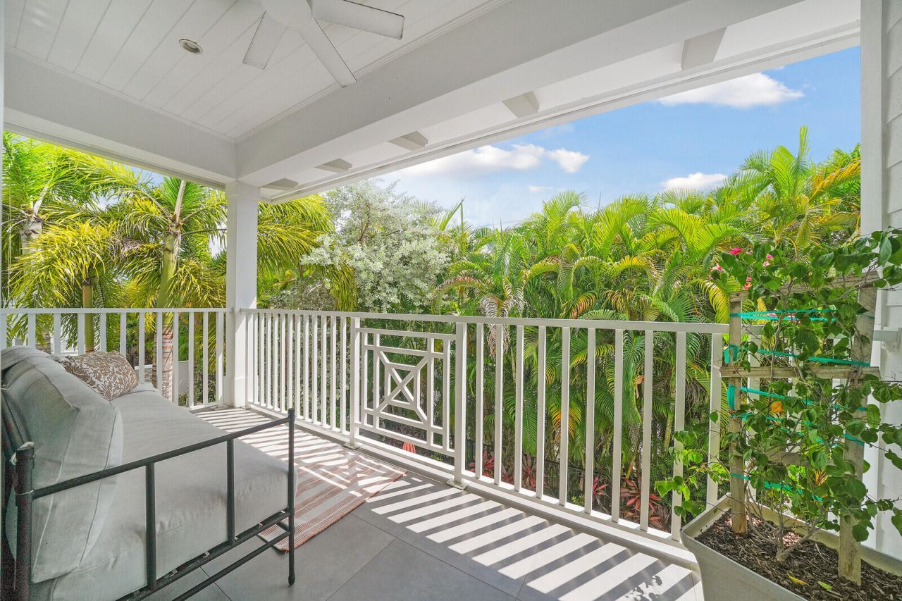 436 NE Wavecrest Way, Boca Raton, FL 33432 Photo