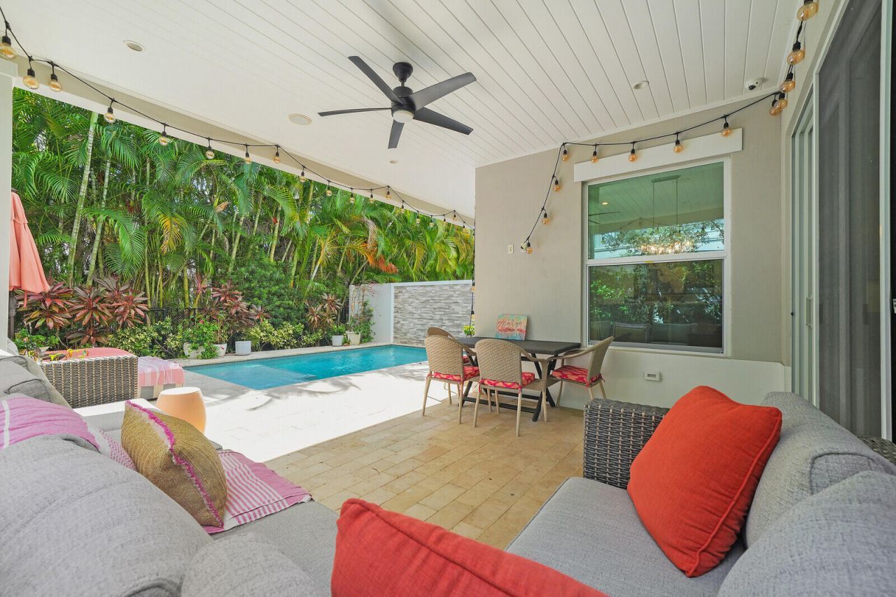 436 NE Wavecrest Way, Boca Raton, FL 33432 Photo