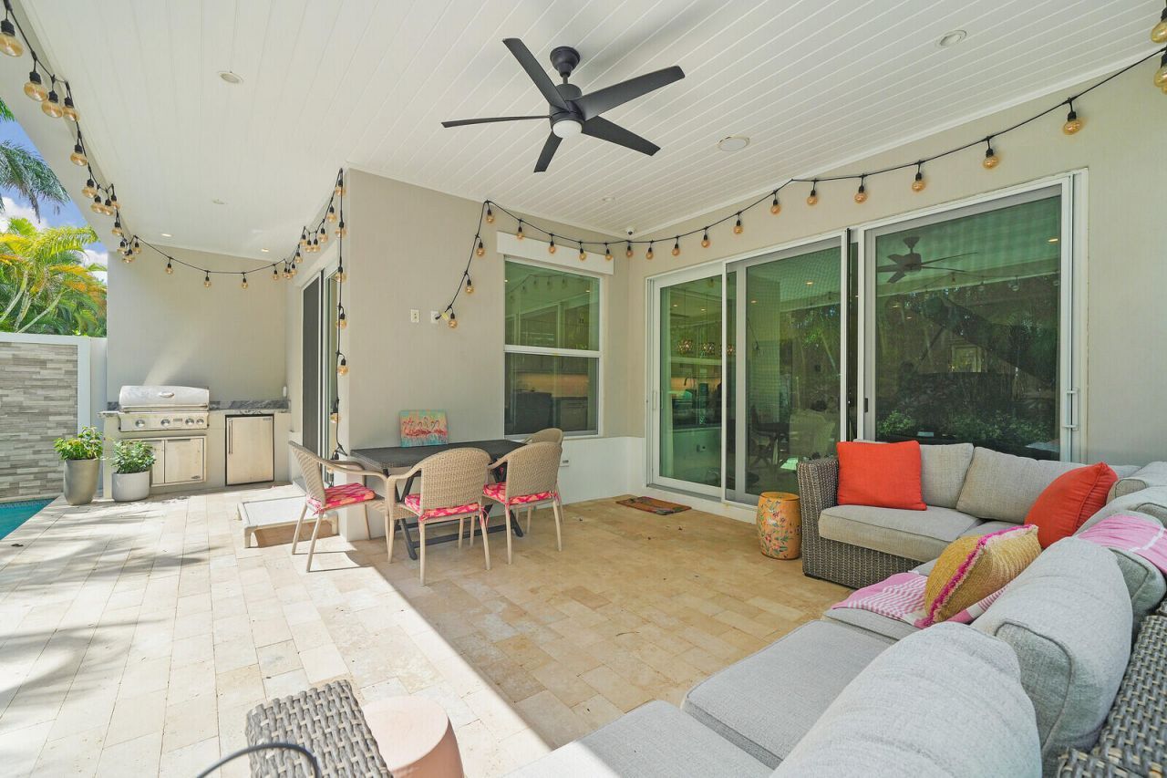 436 NE Wavecrest Way, Boca Raton, FL 33432 Photo
