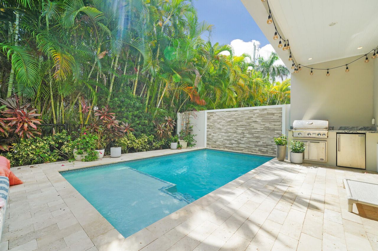 436 NE Wavecrest Way, Boca Raton, FL 33432 Photo