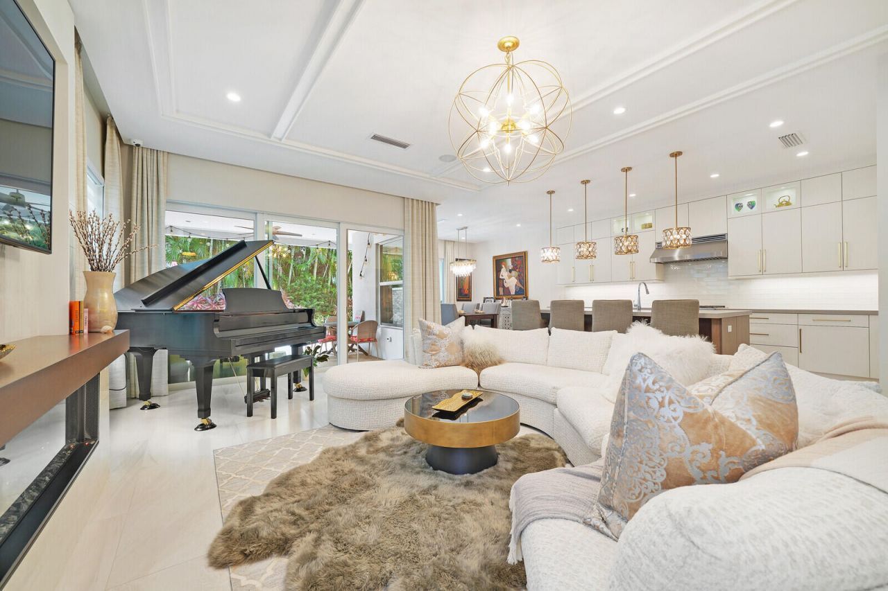 436 NE Wavecrest Way, Boca Raton, FL 33432 Photo