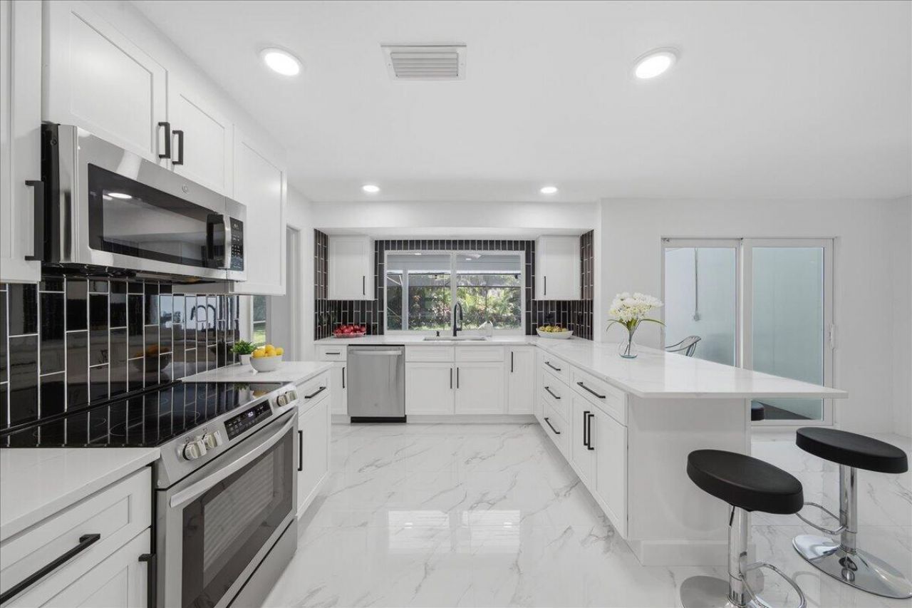 4384 2nd Square Sw, Vero Beach, FL 32968 Photo