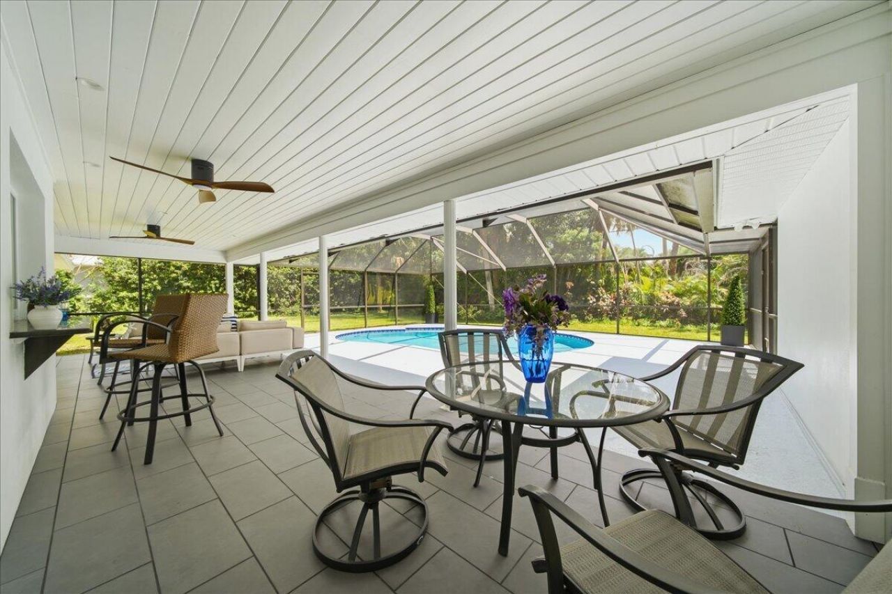 4384 2nd Square Sw, Vero Beach, FL 32968 Photo