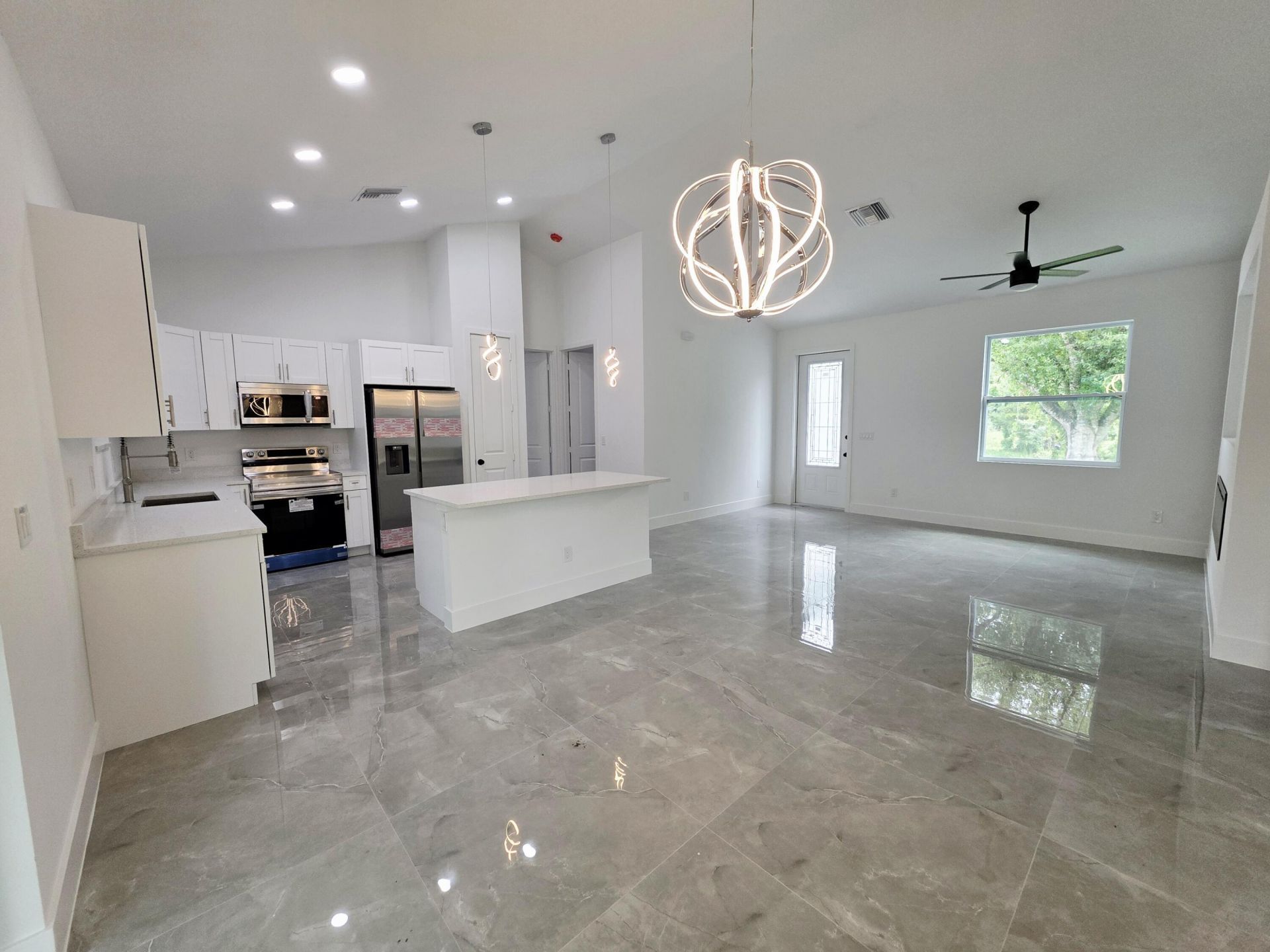702 NW 39th Circle, Okeechobee, FL 34972 Photo