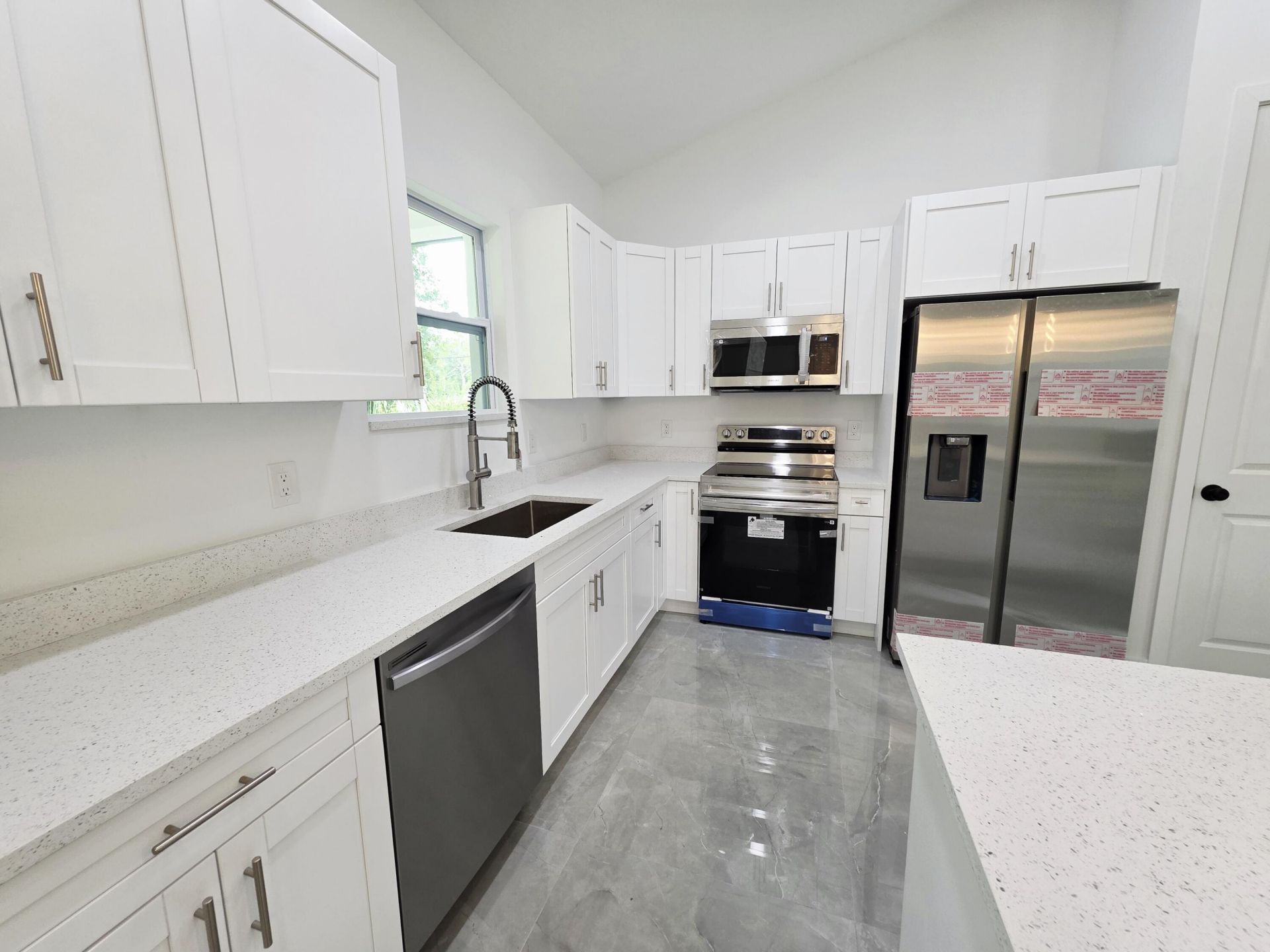 702 NW 39th Circle, Okeechobee, FL 34972 Photo
