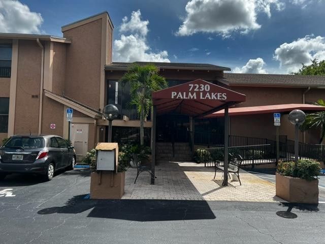 7320 Lake Cir Drive, Unit 407, Margate, FL 33063 Photo