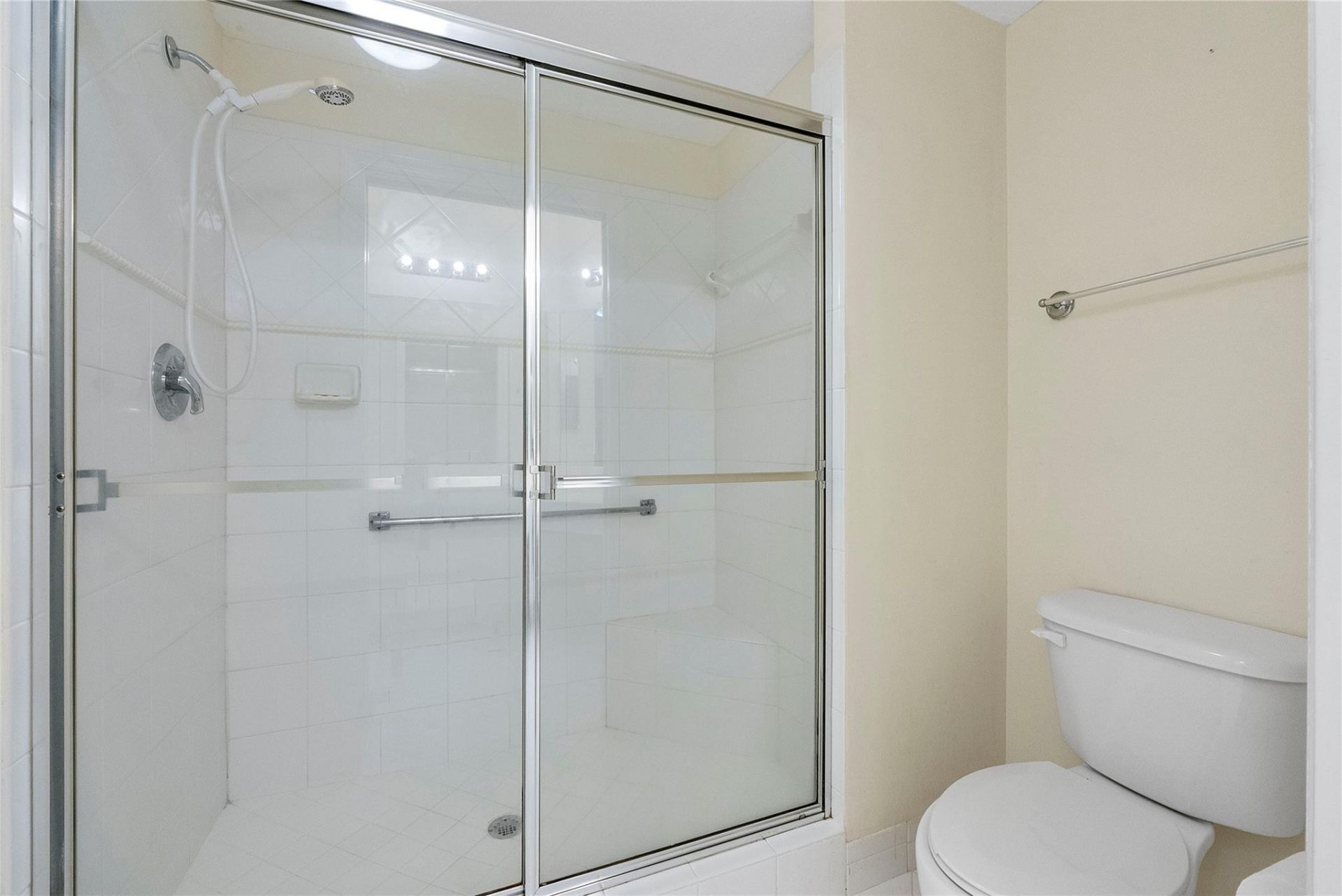 7765 Yardley Drive, Unit 403, Tamarac, FL 33321 Photo