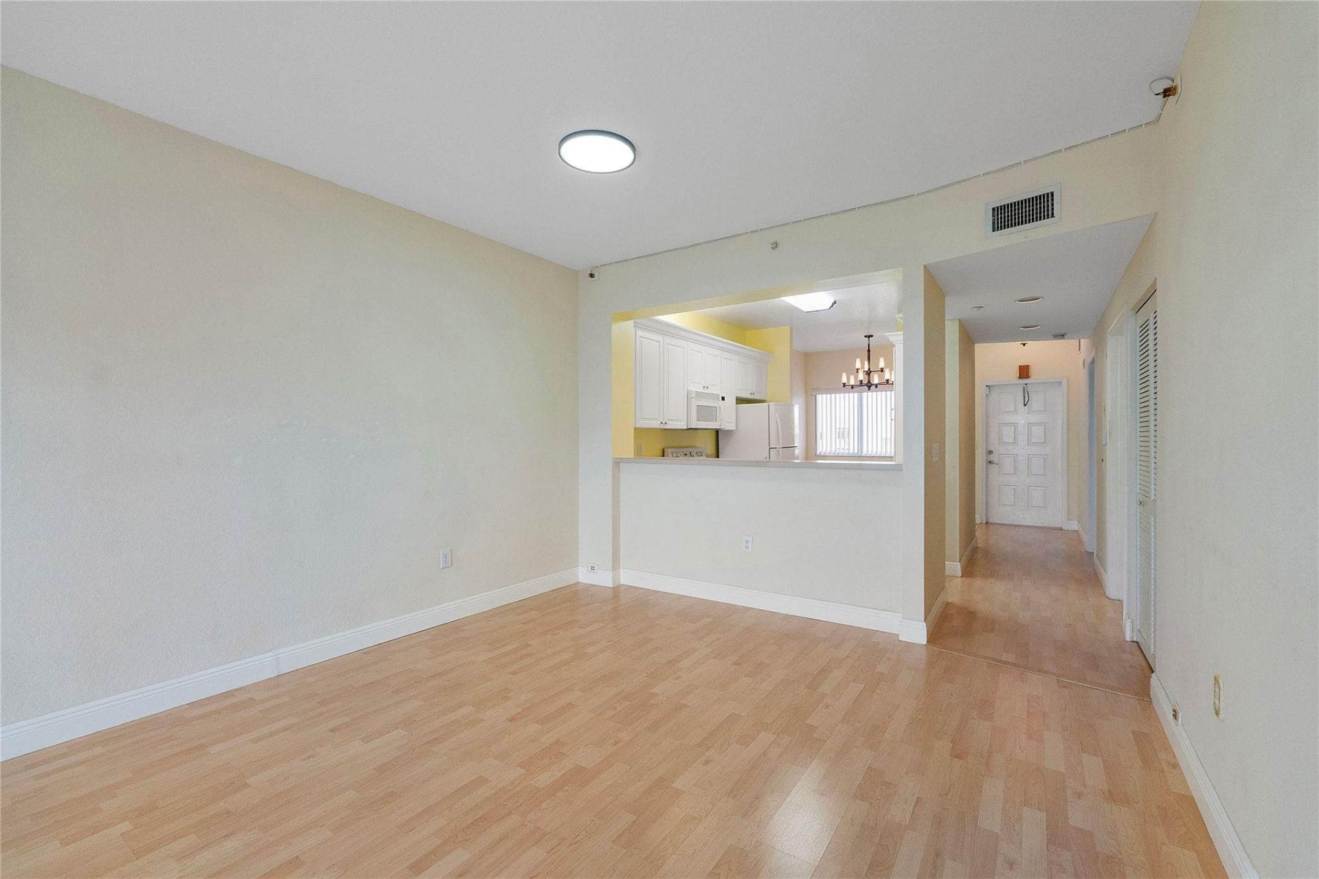 7765 Yardley Drive, Unit 403, Tamarac, FL 33321 Photo