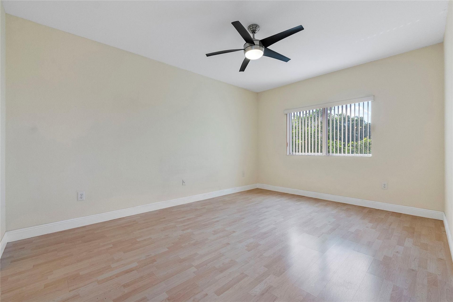 7765 Yardley Drive, Unit 403, Tamarac, FL 33321 Photo