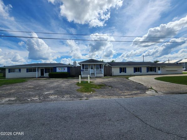 2732 E 17th Street, Panama City, FL 32405