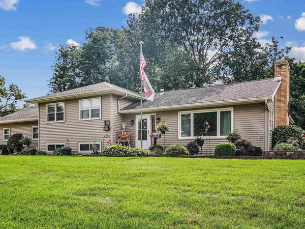 794 Wisner Drive, Waterloo, IA 50701