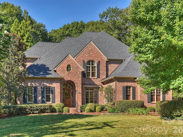 2720 Tanglewood Lane, Charlotte, NC 28211