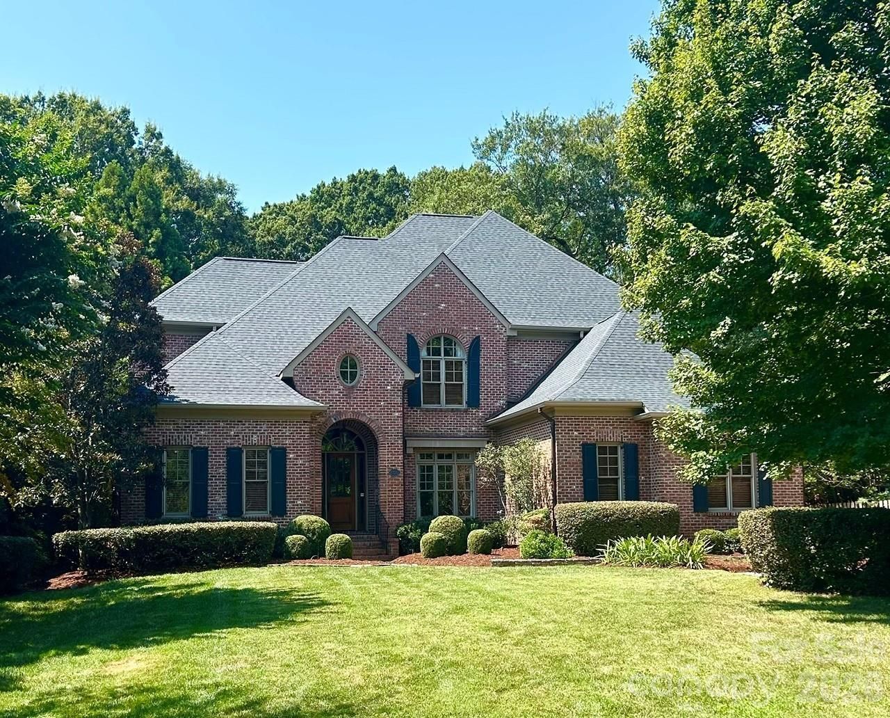 2720 Tanglewood Lane , Charlotte, NC 28211 Main Photo