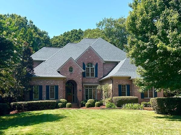2720 Tanglewood Lane , Charlotte, NC 28211