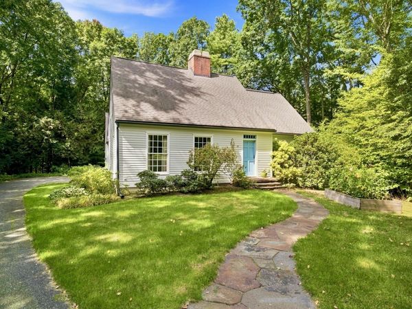 67 Woodlot Rd, Amherst, MA 01002