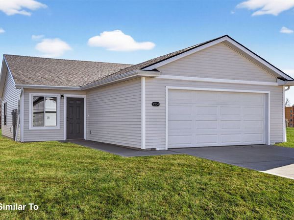 2118 Legacy Drive , Norwalk, IA 50211