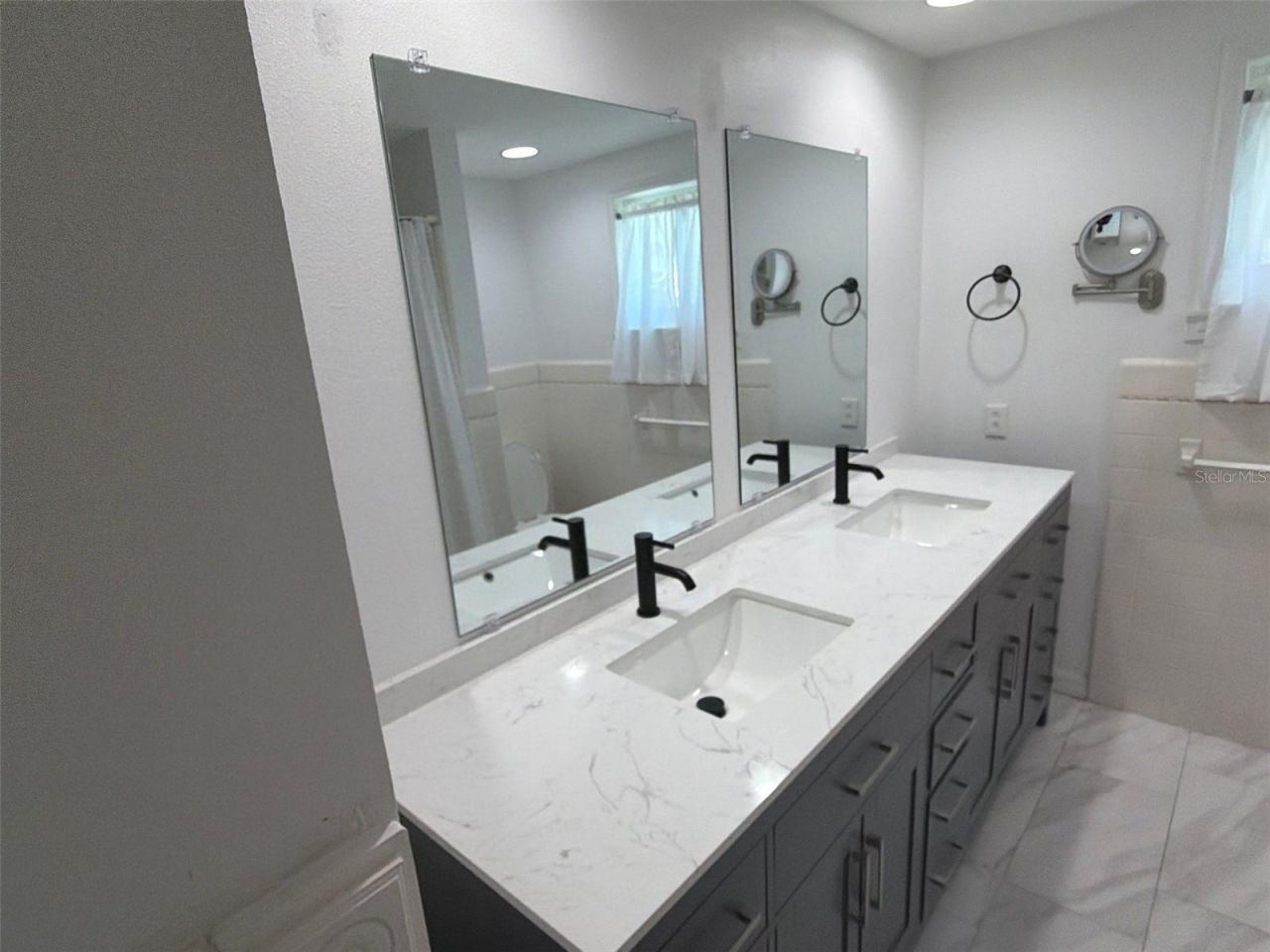 561 Tarawitt Drive, Longboat Key, FL 34228 Photo