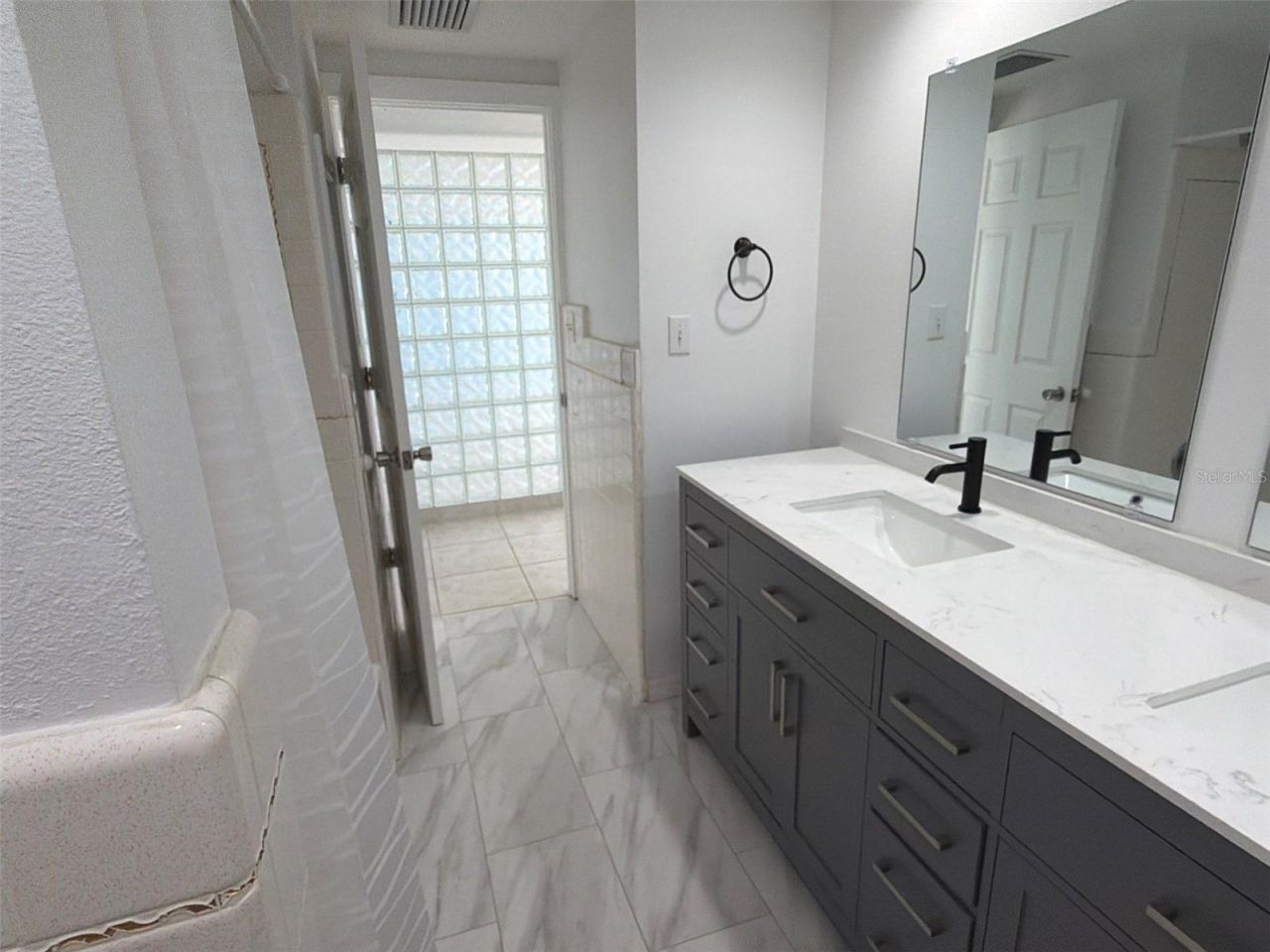 561 Tarawitt Drive, Longboat Key, FL 34228 Photo