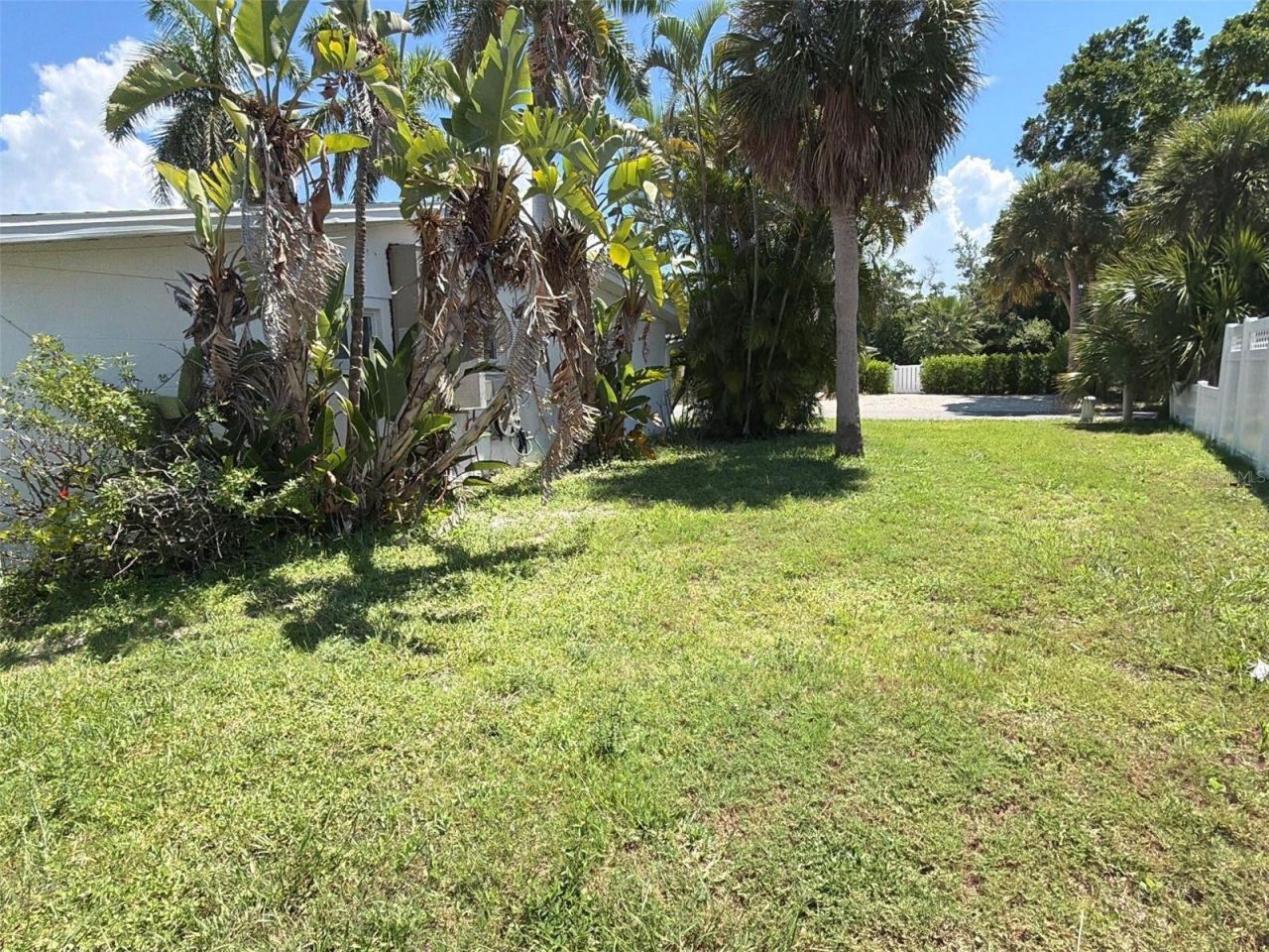 561 Tarawitt Drive, Longboat Key, FL 34228 Photo