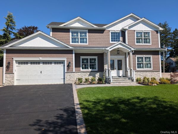 52 Linden Avenue , Bethpage, NY 11714