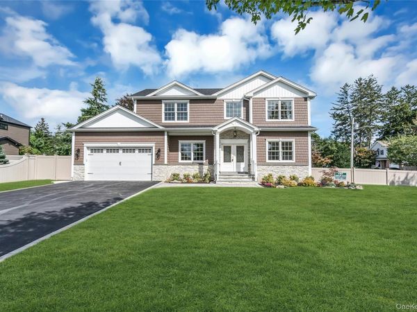 52 Linden Avenue, Bethpage, NY 11714
