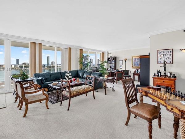 7000 Island Blvd , Unit 2406, Aventura, FL 33160