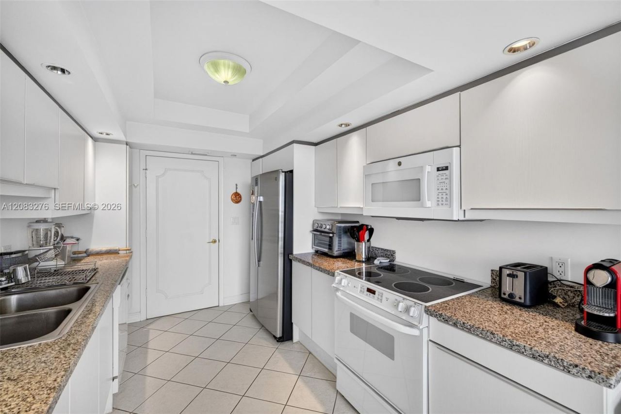 7000 Island Blvd, Unit 2406, Aventura, FL 33160 Photo