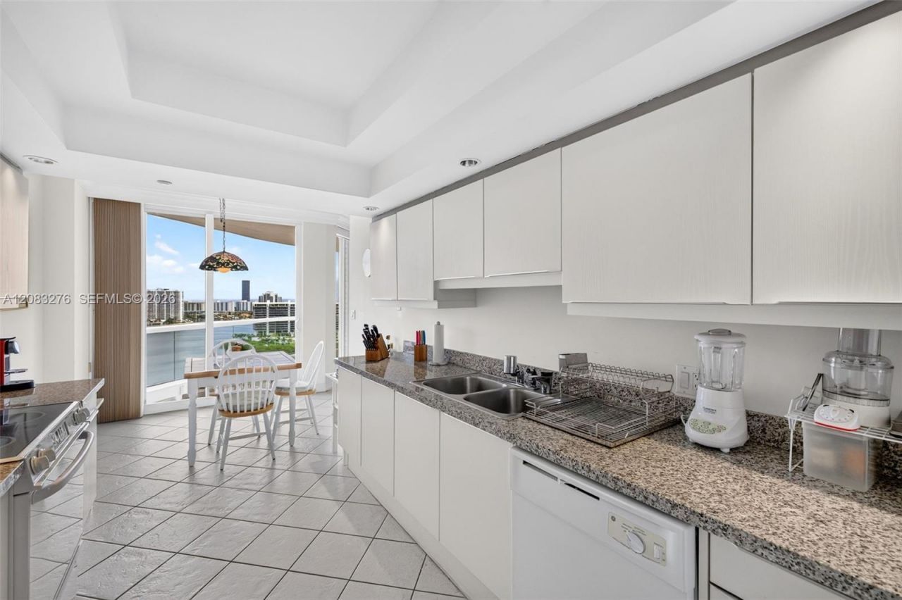 7000 Island Blvd, Unit 2406, Aventura, FL 33160 Photo