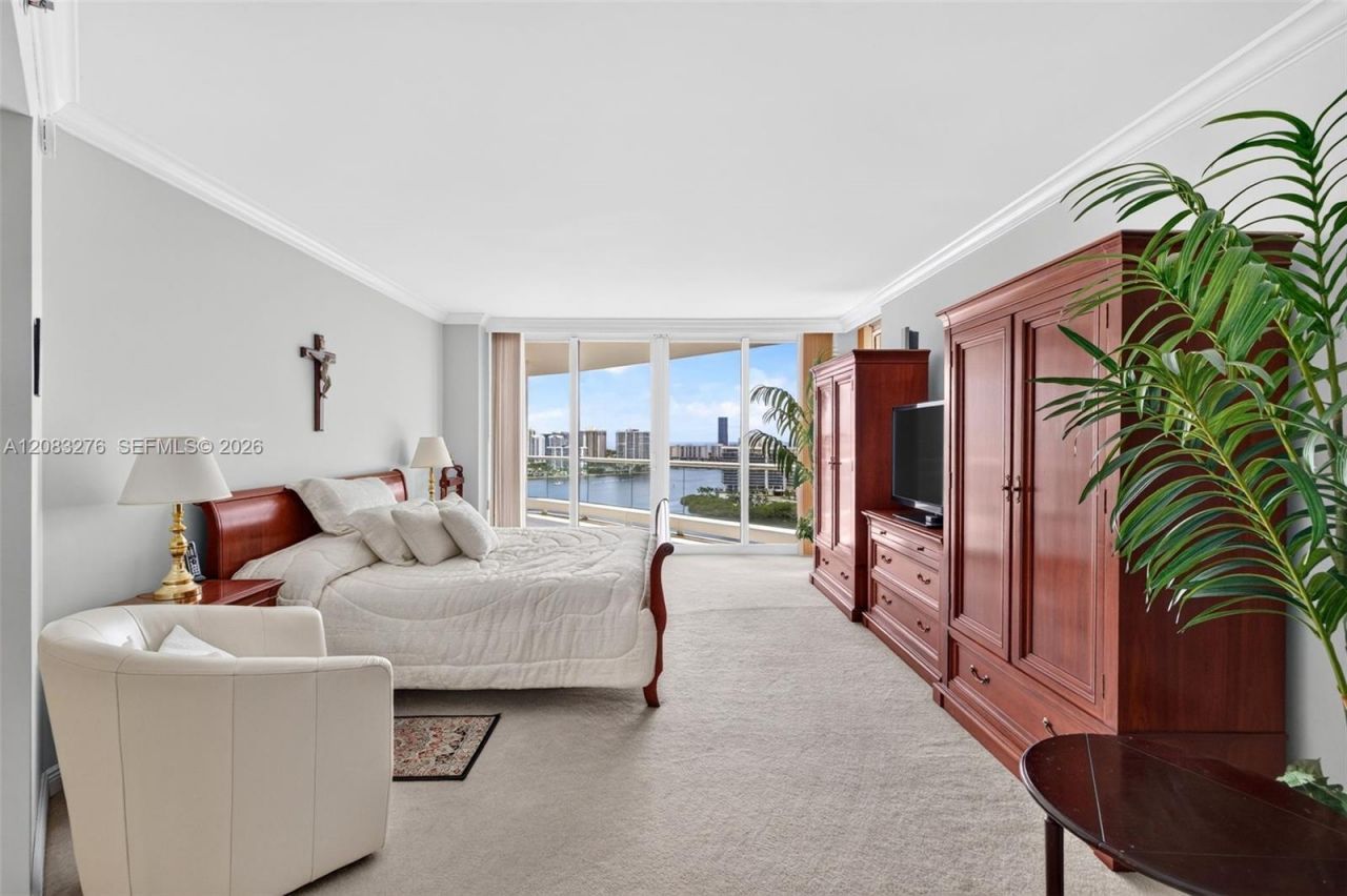 7000 Island Blvd, Unit 2406, Aventura, FL 33160 Photo