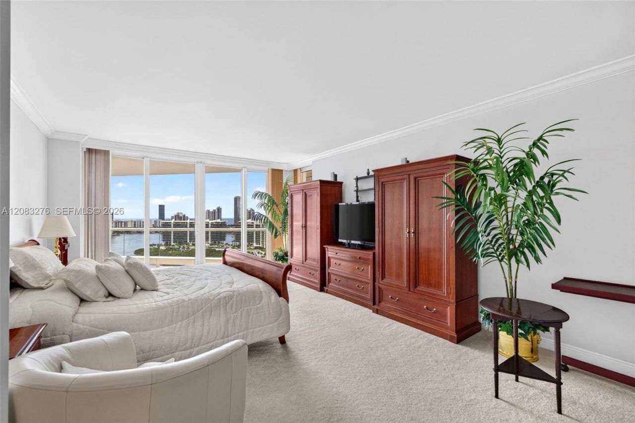7000 Island Blvd, Unit 2406, Aventura, FL 33160 Photo