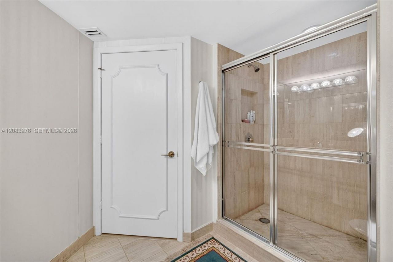 7000 Island Blvd, Unit 2406, Aventura, FL 33160 Photo