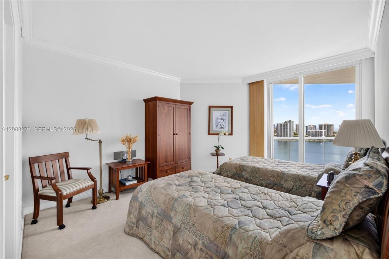 7000 Island Blvd, Unit 2406, Aventura, FL 33160 Photo