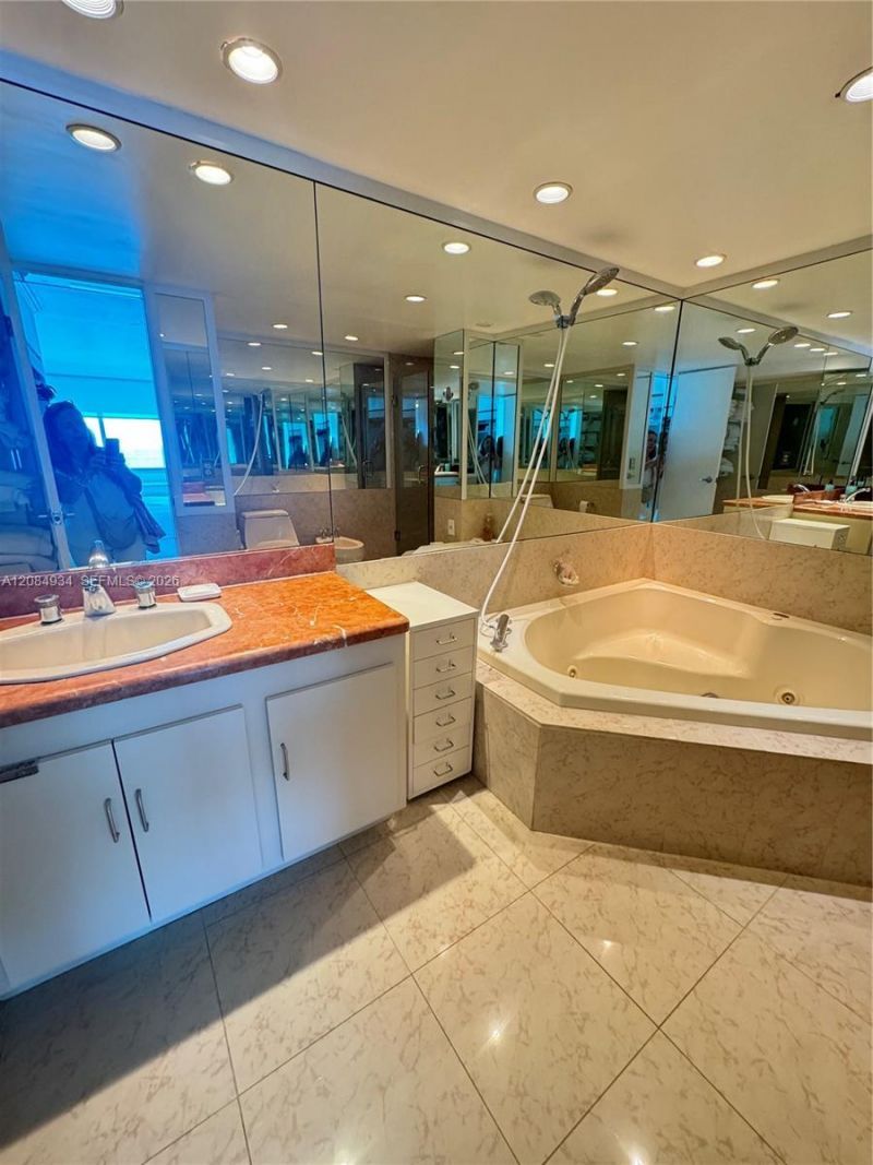 7135 SE Collins Ave, Unit 1806, Miami Beach, FL 33141 Photo