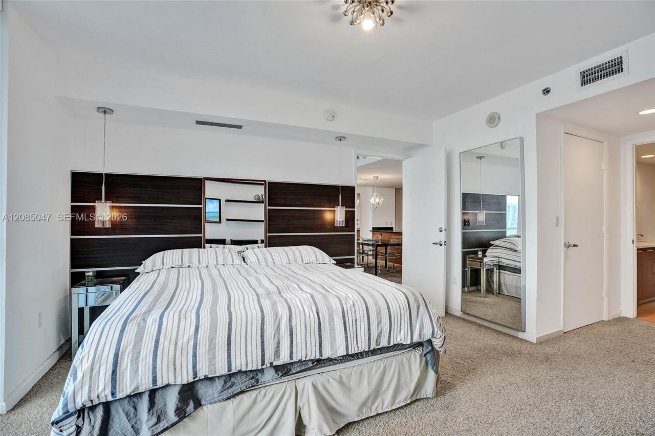 50 Biscayne Blvd, Unit 2801, Miami, FL 33132 Photo