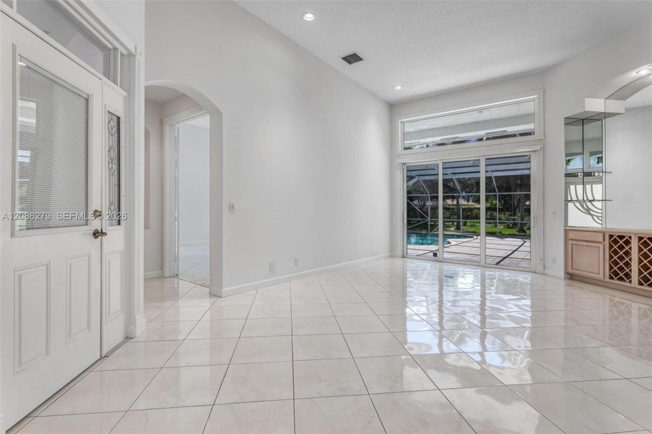 13702 NW 18th St, Pembroke Pines, FL 33028 Photo