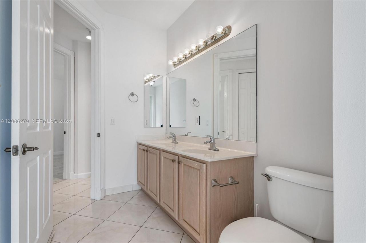 13702 NW 18th St, Pembroke Pines, FL 33028 Photo