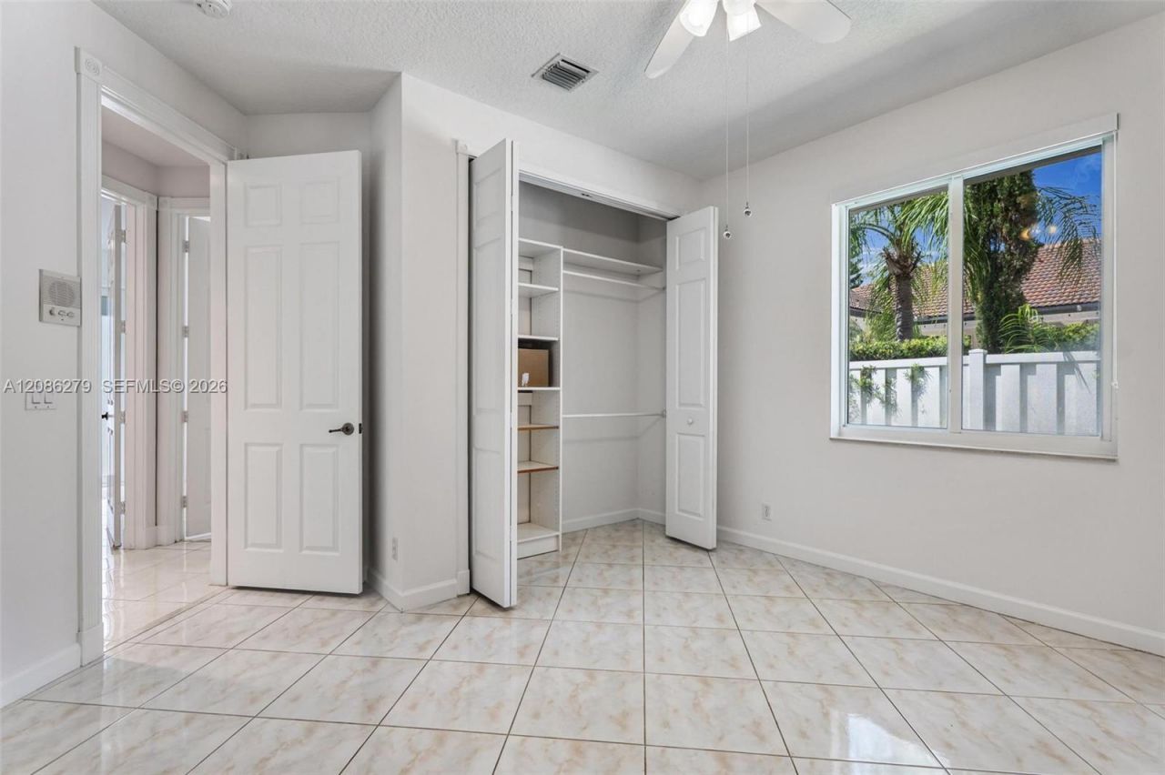 13702 NW 18th St, Pembroke Pines, FL 33028 Photo