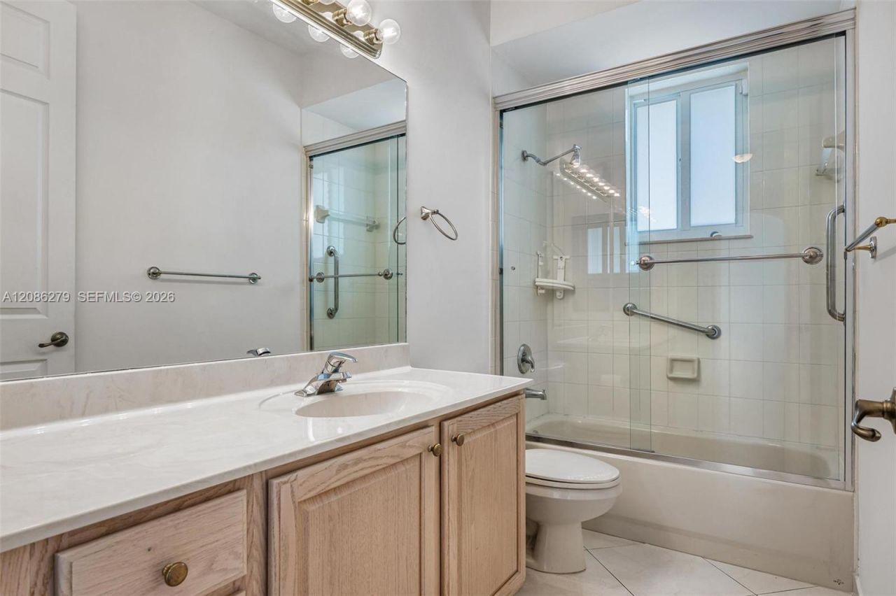 13702 NW 18th St, Pembroke Pines, FL 33028 Photo