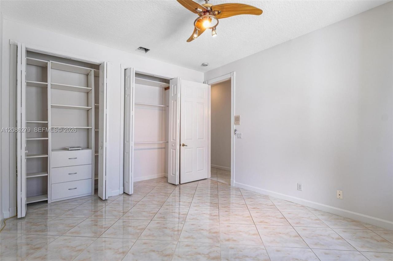 13702 NW 18th St, Pembroke Pines, FL 33028 Photo