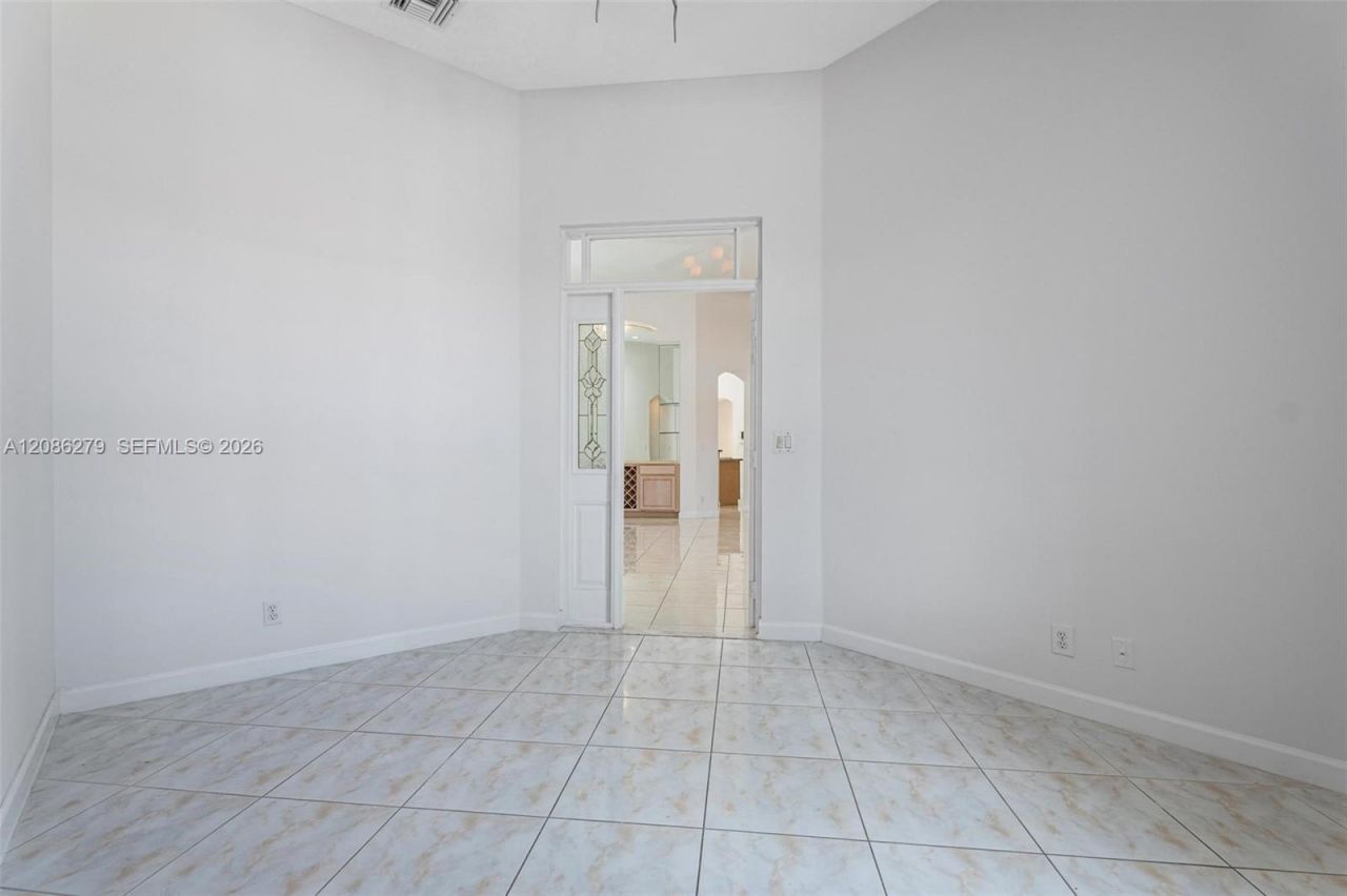 13702 NW 18th St, Pembroke Pines, FL 33028 Photo