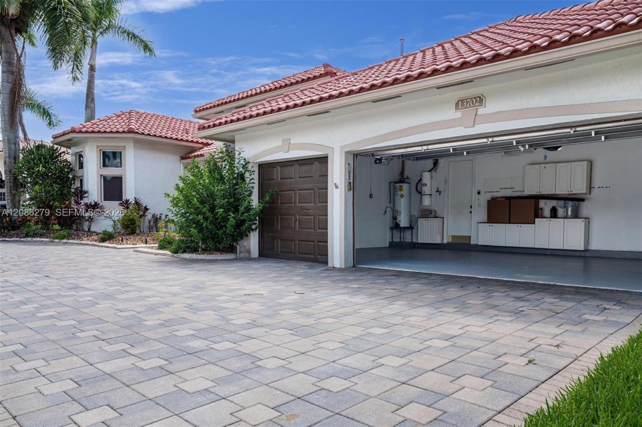 13702 NW 18th St, Pembroke Pines, FL 33028 Photo