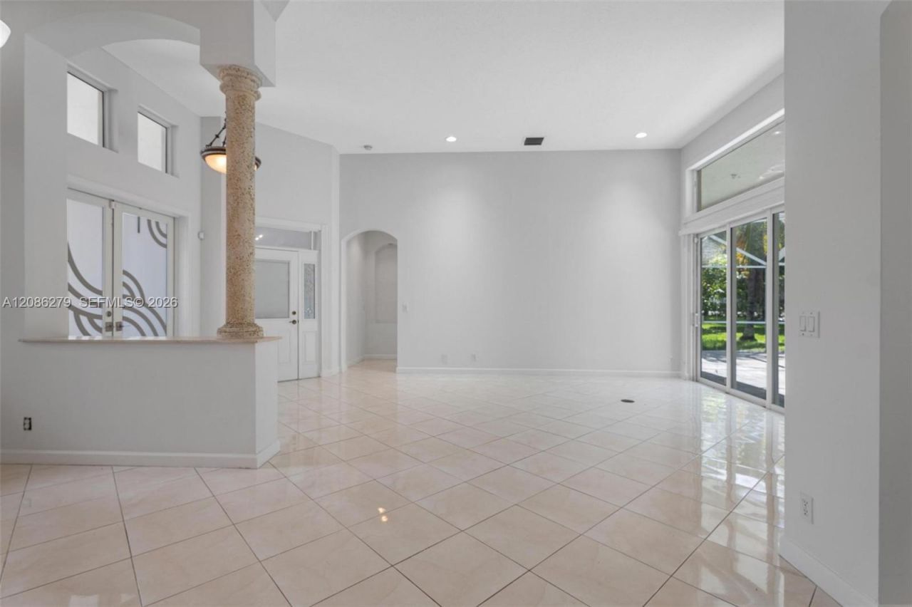 13702 NW 18th St, Pembroke Pines, FL 33028 Photo
