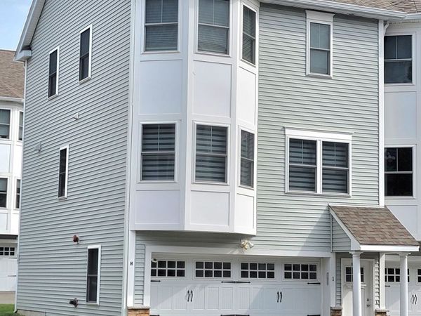 50 Desmoines Road, Unit H1, Quincy, MA 02169