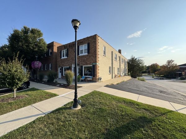3S230 Warren Avenue, Unit 4, Warrenville, IL 60555