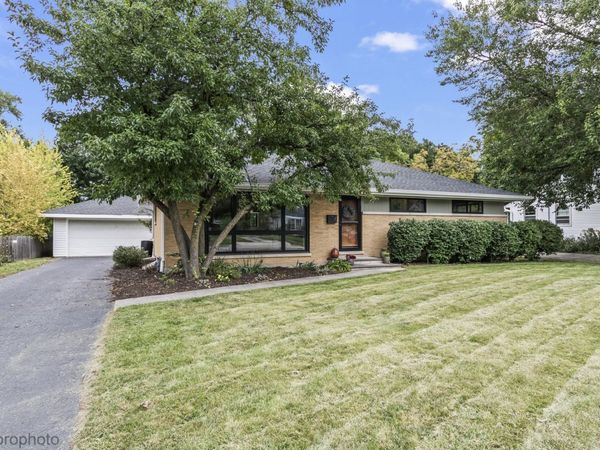 335 S Slusser Street, Grayslake, IL 60030