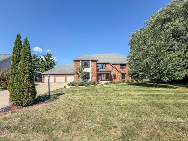 7 Pinehurst Drive , Mattoon, IL 61938