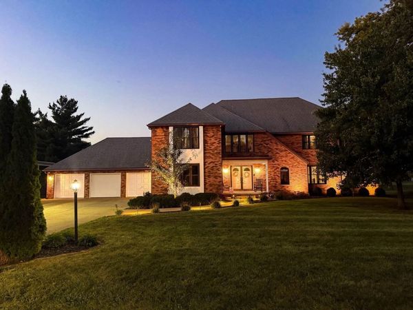 7 Pinehurst Drive , Mattoon, IL 61938