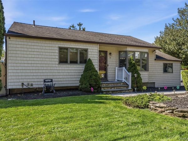 78 Little Plains Road , Huntington, NY 11743
