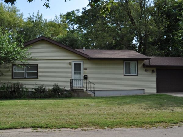 1319 E Lasalle Street, FREEPORT, IL 61032